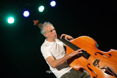 KIN GARCÍA TRIO - JAZZ. III FESTIVAL OF VIGO (SPAIN) IMAXINASONS 2007