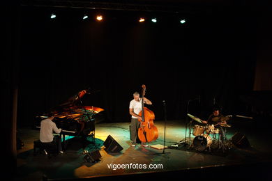 KIN GARCÍA TRIO - JAZZ. III FESTIVAL DE VIGO IMAXINASONS 2007