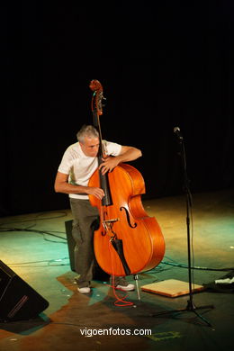 KIN GARCÍA TRIO - JAZZ. III FESTIVAL OF VIGO (SPAIN) IMAXINASONS 2007