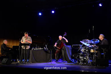 JOHN SURMAN QUARTET - JAZZ. III FESTIVAL OF VIGO (SPAIN) IMAXINASONS 2007