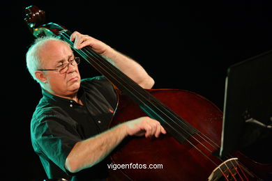 JOHN SURMAN QUARTET - JAZZ. III FESTIVAL OF VIGO (SPAIN) IMAXINASONS 2007