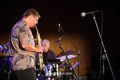 JOHN SURMAN QUARTET - JAZZ. III FESTIVAL OF VIGO (SPAIN) IMAXINASONS 2007