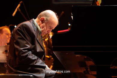 MARTIAL SOLAL NEWDECABAND - JAZZ. VI FESTIVAL DE VIGO IMAXINASONS 2010