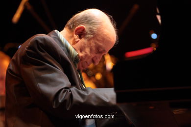 MARTIAL SOLAL NEWDECABAND - JAZZ. VI FESTIVAL DE VIGO IMAXINASONS 2010