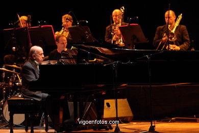 MARTIAL SOLAL NEWDECABAND - JAZZ. VI FESTIVAL DE VIGO IMAXINASONS 2010