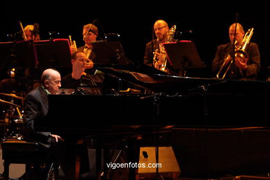 MARTIAL SOLAL NEWDECABAND - JAZZ. VI FESTIVAL DE VIGO IMAXINASONS 2010