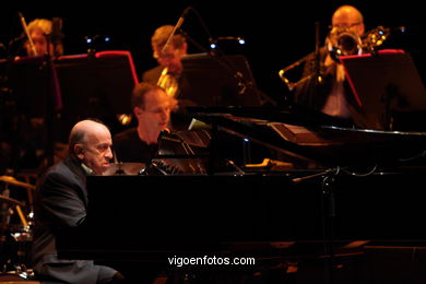 MARTIAL SOLAL NEWDECABAND - JAZZ. VI FESTIVAL DE VIGO IMAXINASONS 2010