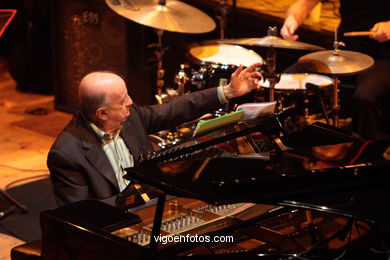 MARTIAL SOLAL NEWDECABAND - JAZZ. VI FESTIVAL DE VIGO IMAXINASONS 2010