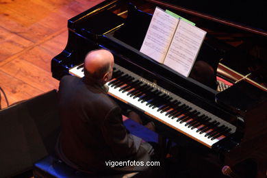 MARTIAL SOLAL NEWDECABAND - JAZZ. VI FESTIVAL DE VIGO IMAXINASONS 2010