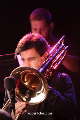 RAMÓN CARDO BIG BAND - JAZZ IMAXINASONS