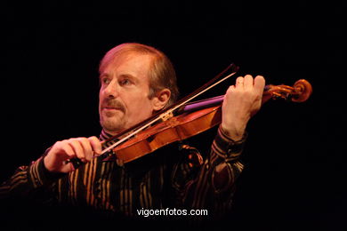 STANLEY CLARKE, BELA FLECK AND JEAN LUC PONTY - JAZZ IMAXINASONS