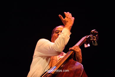 STANLEY CLARKE, BELA FLECK AND JEAN LUC PONTY - JAZZ IMAXINASONS