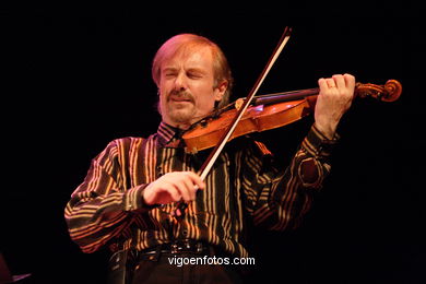 STANLEY CLARKE, BELA FLECK AND JEAN LUC PONTY - JAZZ IMAXINASONS