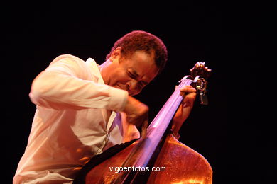 STANLEY CLARKE, BELA FLECK Y JEAN LUC PONTY - JAZZ IMAXINASONS