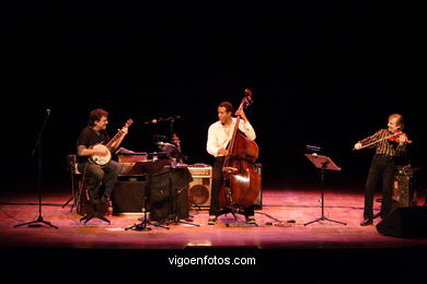 STANLEY CLARKE, BELA FLECK AND JEAN LUC PONTY - JAZZ IMAXINASONS