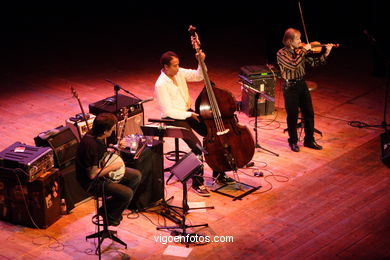 STANLEY CLARKE, BELA FLECK AND JEAN LUC PONTY - JAZZ IMAXINASONS