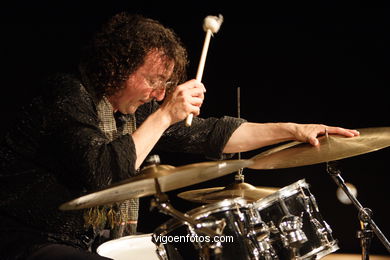 RAMÓN LÓPEZ - SONGS FOR DRUMS - JAZZ IMAXINASONS