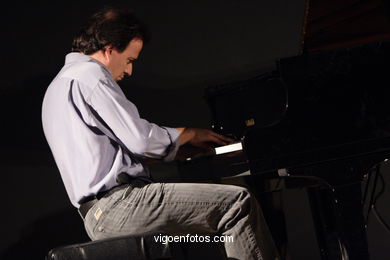 IÑAQUI SALVADOR - PIANO SOLO - JAZZ IMAXINASONS