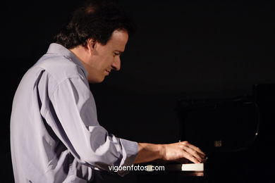 IÑAQUI SALVADOR - PIANO SOLO - JAZZ IMAXINASONS