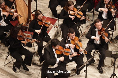 SINFONIETA DE VIGO Y CAMERATA AD LIBITUM