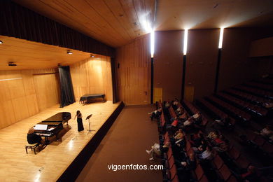 JULIA ESTEVEZ & RASA JAKUTYTE - FLUTE AND PIANO -  GENERATION 2000+5 - VIGO - SPAIN
