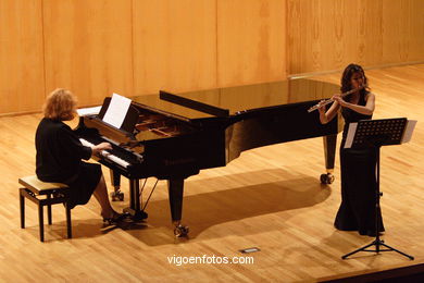 JULIA ESTEVEZ Y RASA JAKUTYTE - FLAUTA Y PIANO - XERACIÓN 2000+5