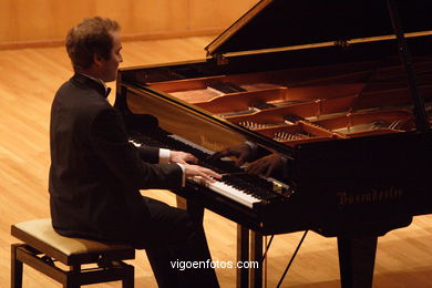 RAUL SANTOS - PIANO - XERACIÓN 2000 5