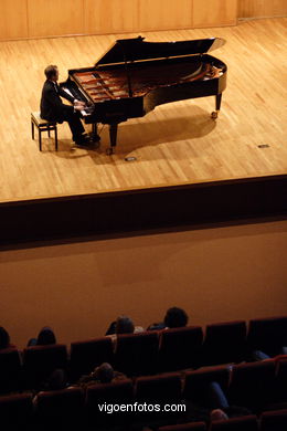 RAUL SANTOS - PIANO -  GENERATION 2000+5 - VIGO - SPAIN