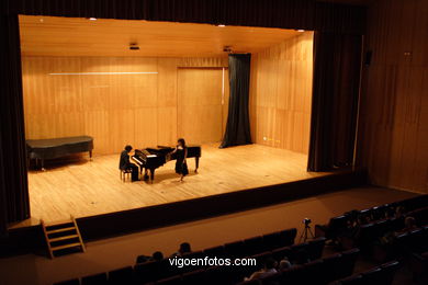 SOPRANO AND PIANO -  GENERATION 2000+5 - VIGO - SPAIN