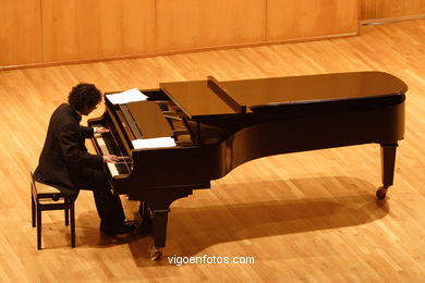 SOPRANO AND PIANO -  GENERATION 2000+5 - VIGO - SPAIN