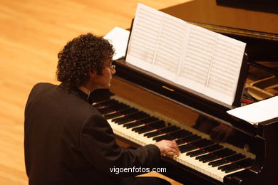 SOPRANO AND PIANO -  GENERATION 2000+5 - VIGO - SPAIN