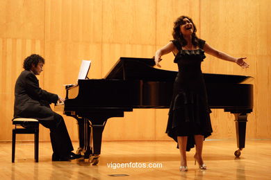 SOPRANO AND PIANO -  GENERATION 2000+5 - VIGO - SPAIN