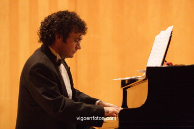 SOPRANO AND PIANO -  GENERATION 2000+5 - VIGO - SPAIN