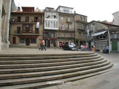 MEIO IGREJA SANTA MARÍA - CENTRO HISTÓRICO  DE VIGO