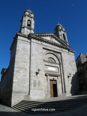 MEIO IGREJA SANTA MARÍA - CENTRO HISTÓRICO  DE VIGO