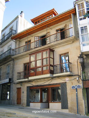 MEIO IGREJA SANTA MARÍA - CENTRO HISTÓRICO  DE VIGO