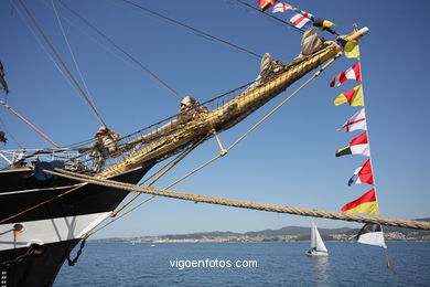 KRUZENSHTERN -  VELERO RUSO - BARCO -  DESAFIO ATLÁNTICO DE GRANDES VELEROS - REGATA CUTTY SARK. 2009 - TALL SHIPS ATLANTIC CHALLENGE 2009