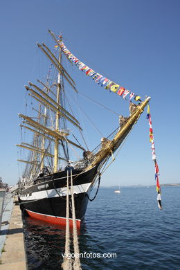 KRUZENSHTERN -  VELERO RUSO - BARCO -  DESAFIO ATLÁNTICO DE GRANDES VELEROS - REGATA CUTTY SARK. 2009 - TALL SHIPS ATLANTIC CHALLENGE 2009