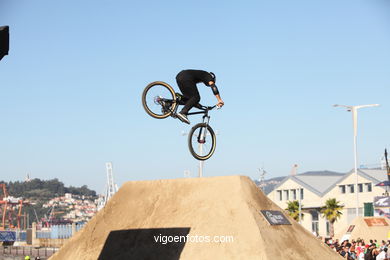 MOUNTAIN BIKE DIRT JUMP - MARISQUIÑO 2013.  