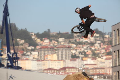 MOUNTAIN BIKE DIRT JUMP - MARISQUIÑO 2013.  