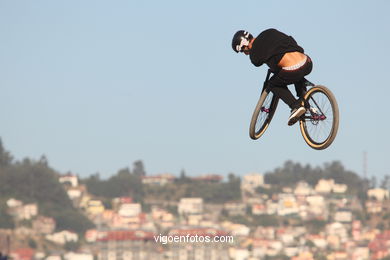 MOUNTAIN BIKE DIRT JUMP - MARISQUIÑO 2013.  