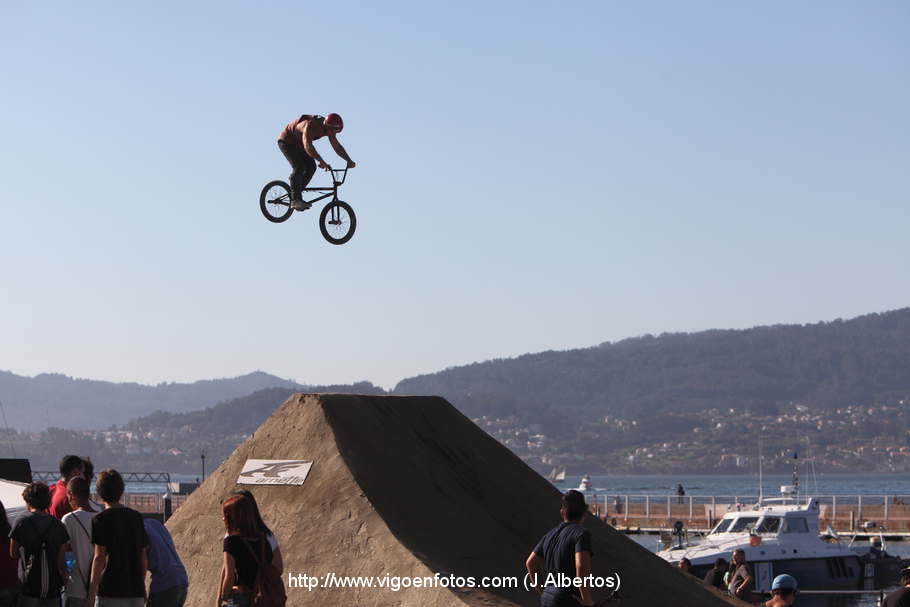 PHOTOS OF MOUNTAIN BIKE DIRT JUMP MARISQUIÑO 2013. VIGO BAY