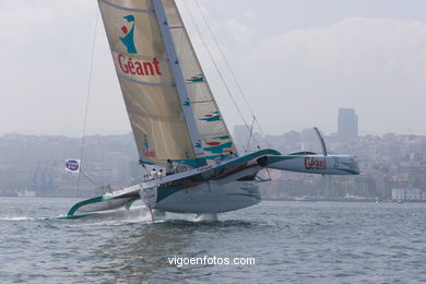 TRIMARANES - MULTICASCOS - GRANDE PREMEIO a GALIZA 2005