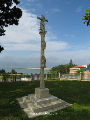 STONE CROSSES DE ALCABRE AND NAVIA