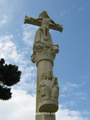 STONE CROSSES DE ALCABRE AND NAVIA