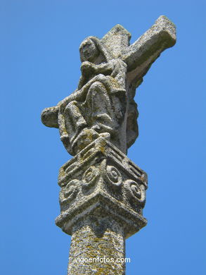 STONE CROSSES DE ALCABRE AND NAVIA