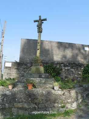 STONE CROSSES OF CASTRELOS AND SÁRDOMA