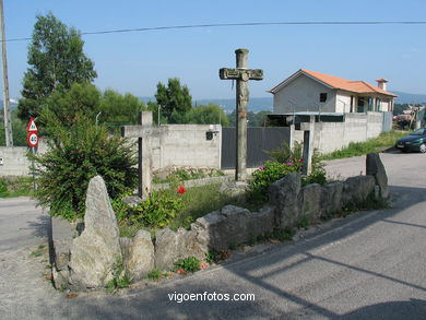 CRUCEIROS DE CASTRELOS Y SÁRDOMA