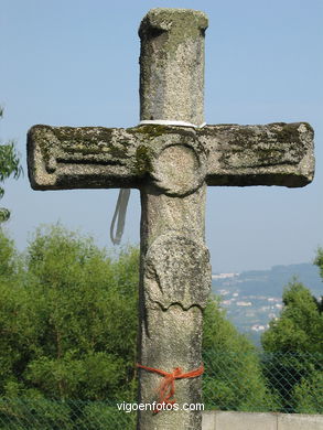 CRUCEIROS DE CASTRELOS E SÁRDOMA