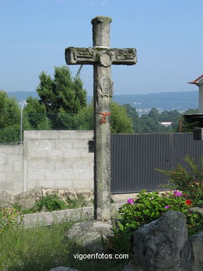 STONE CROSSES OF CASTRELOS AND SÁRDOMA